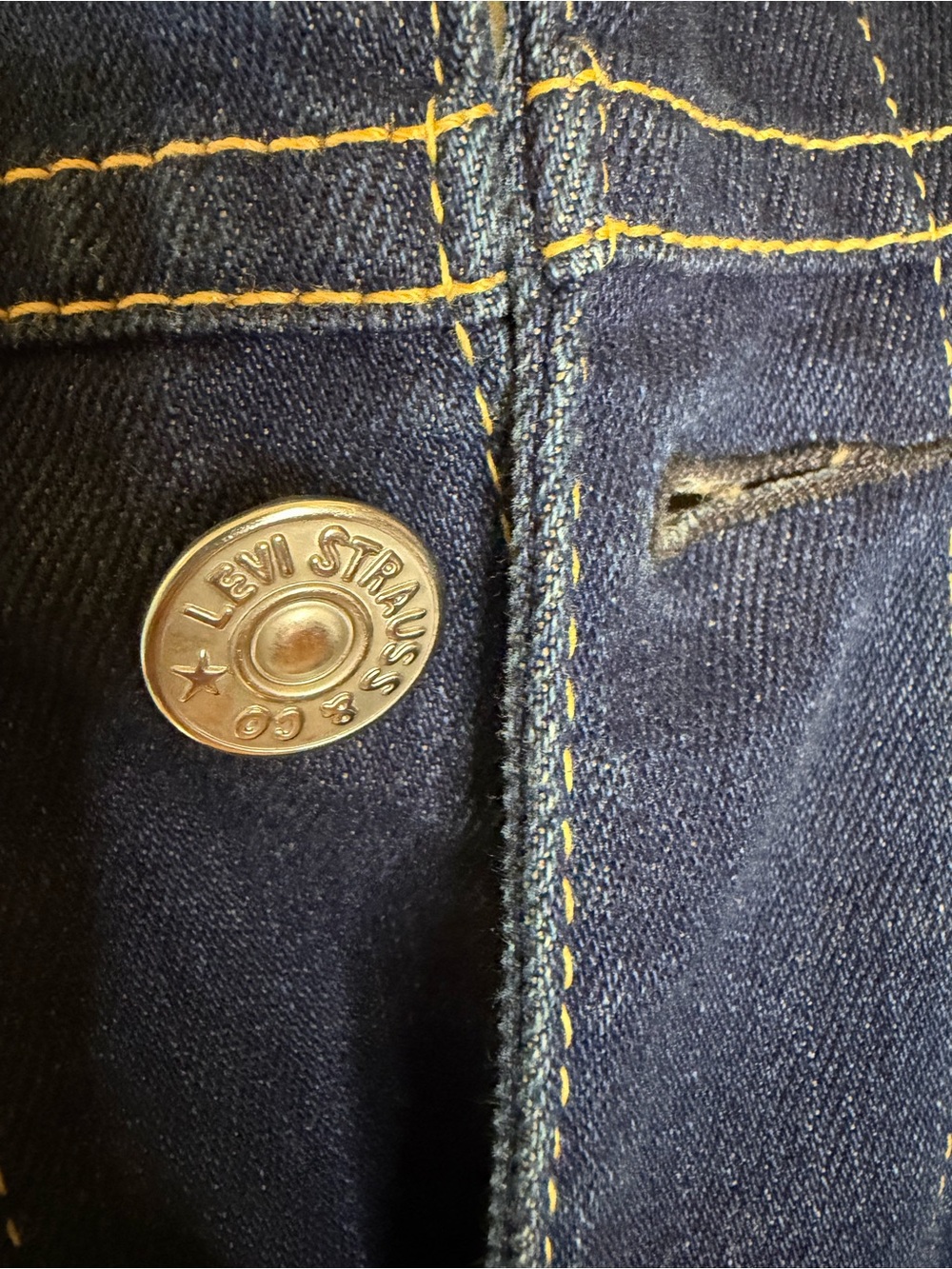 Levi's Type 1 Long Iconic Indigo Denim Jacket with Yellow Stitching Size Large - Picture 4 of 6